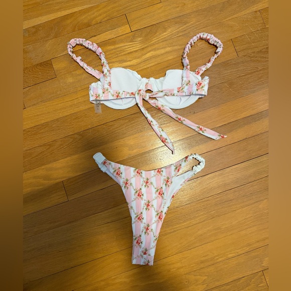 Bikini set - Picture 2 of 2